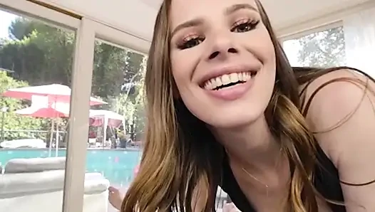 BaDoinkVR принимая фото для Jillian Janson, получит вас глубоко в ее тугую киску, часть 1