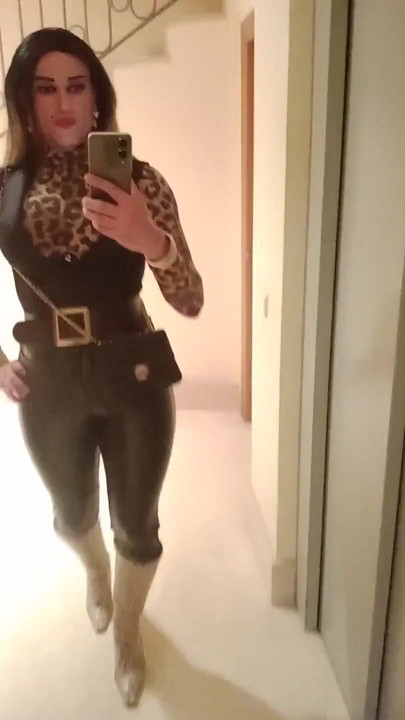 Sissy MILF