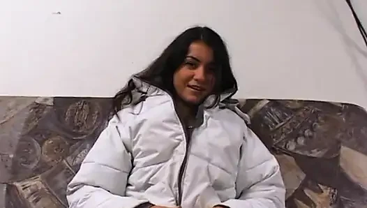 Güzel hatun oyuncu seçmelerinde kendini tatmin ediyor