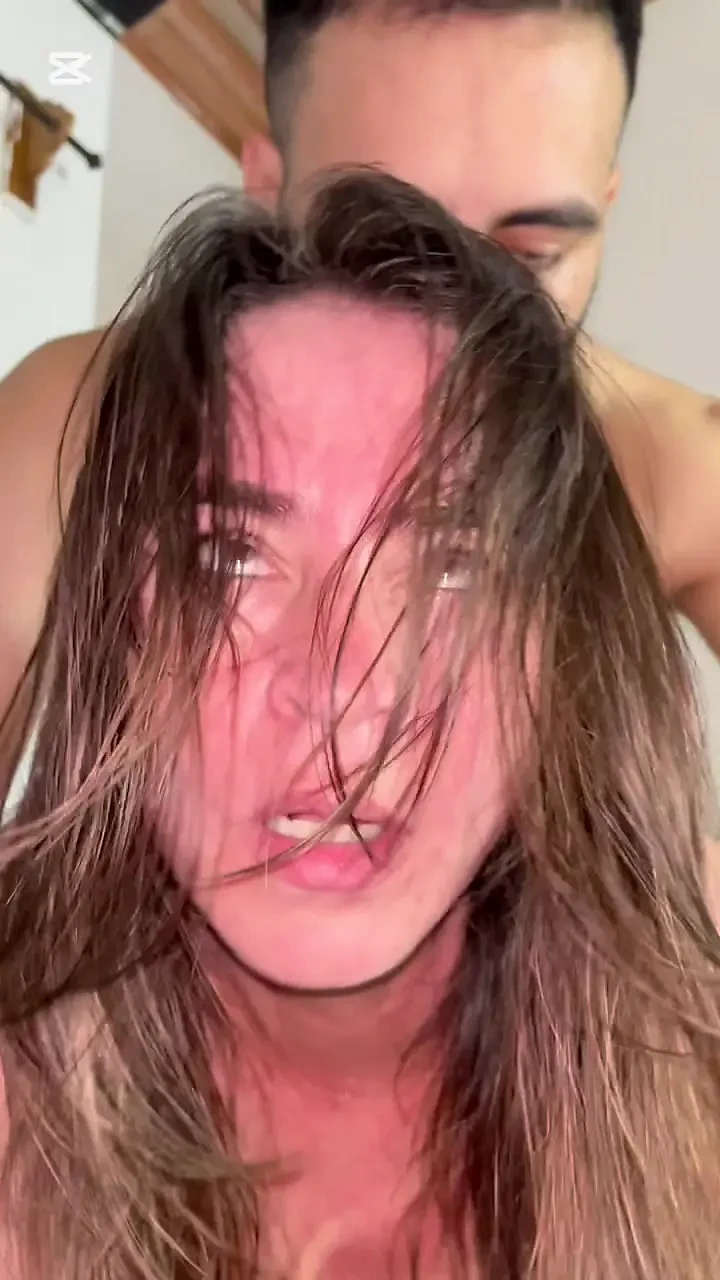 与性感熟女的自制性爱性交与内衣和丁字裤在真正的丰满继母与大奶子