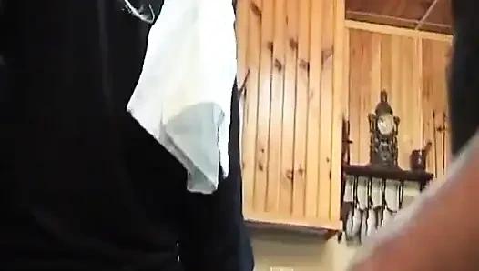 Cewek nakal perancis dientot dua kontol di seks threesome