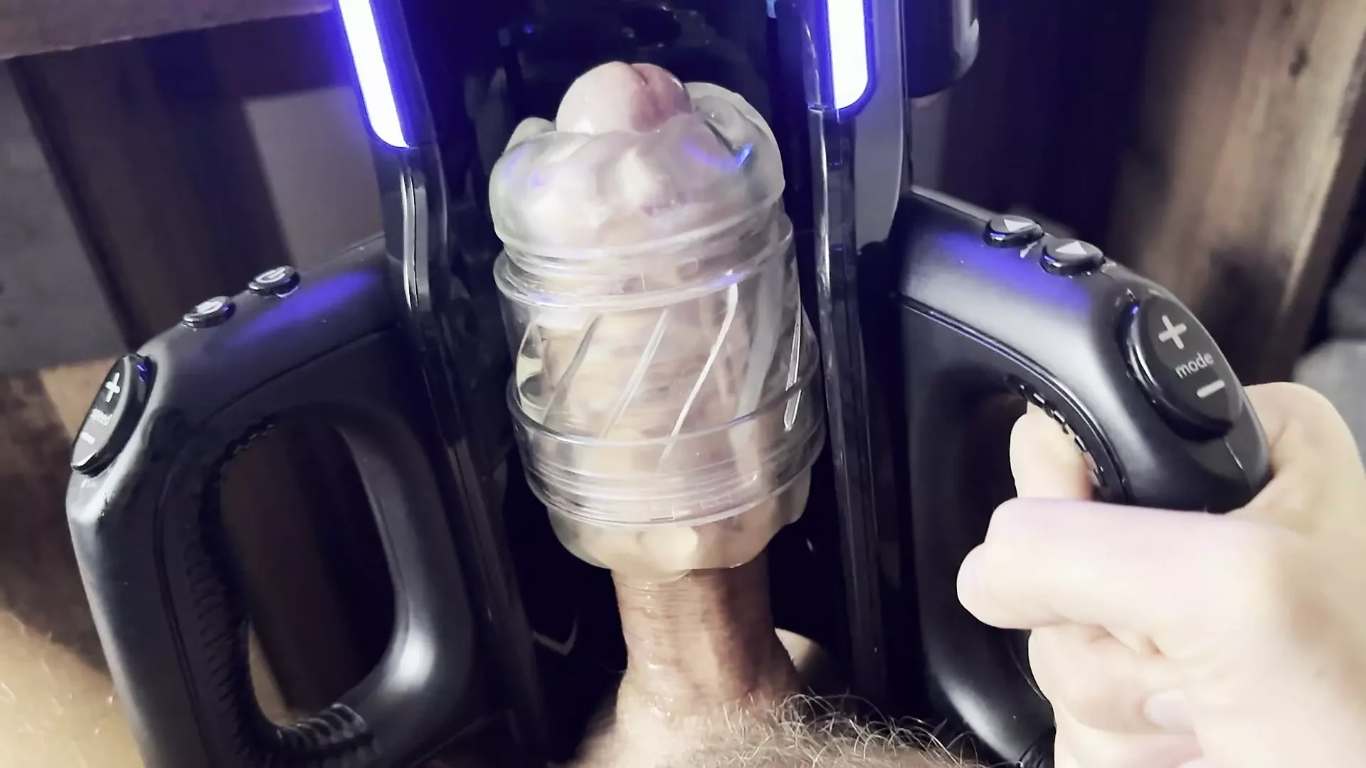 Pumpar sperma under hemmakontoret, hög prioritet belastning, visar min kollega hur det görs pt. 2 med cumshot