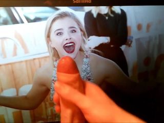 Chloe Moretz's gaping mouth gets filled again