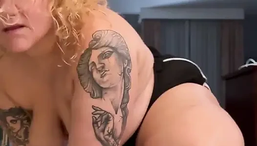 Eine Ansicht in verschiedenen Winkeln kam gerade aus der Dusche, also unberücksichtige das kein Make-up