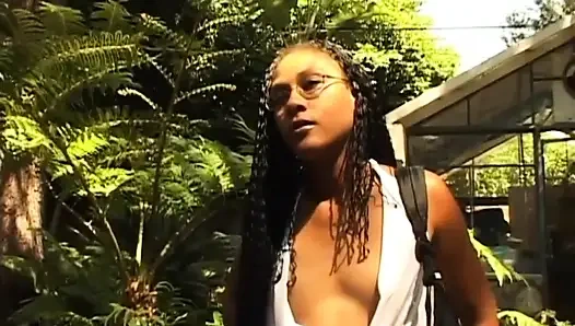 В большой черный член проникли в огромную черную задницу