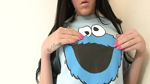 Horny Hot Teen Has Masturbates in the Hotel Room