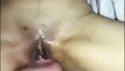 Komşumu tekrar siktim, yarağı içeride hissettiği için mutlu