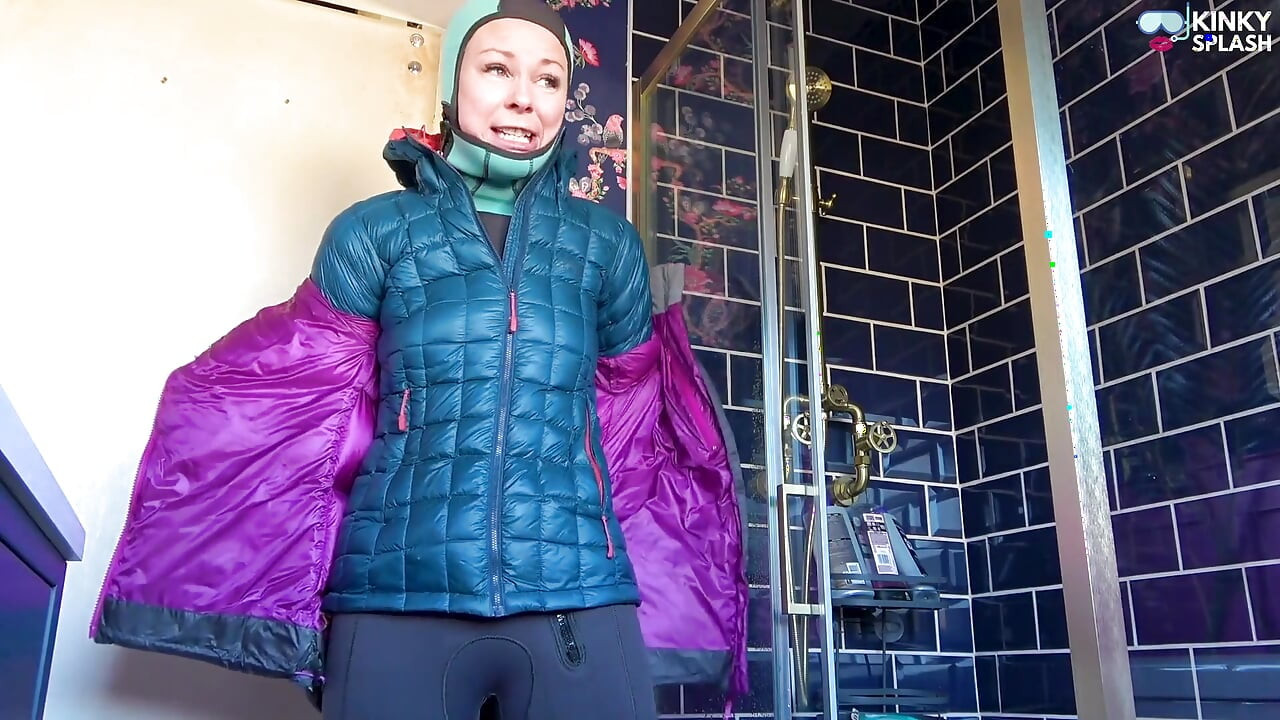 Missão completa exercício de descontaminação de roupa de mergulho com agente Lucy