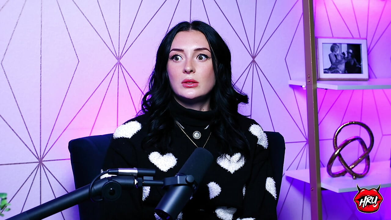 Charlotte Sins înghite, petreceri sexuale și domeniile gri ale eticejournalismului