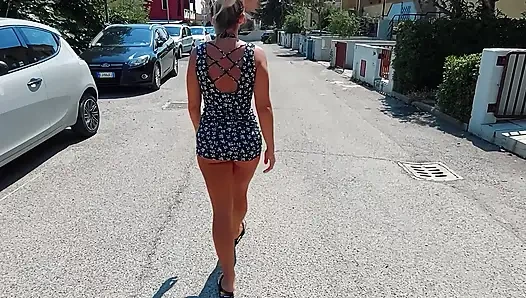 Onu spor salonunda aldım ve duşumu kullanmasını teklif etti