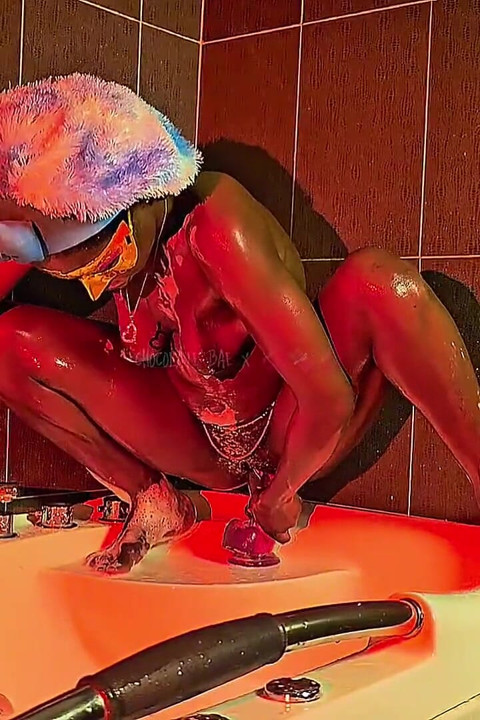 Jag Är En Sådan Smutsig Slampa!! Jag Lät Jaccuzzi Jets Knulla Ut Min Fitta Tills Jag Cum!!