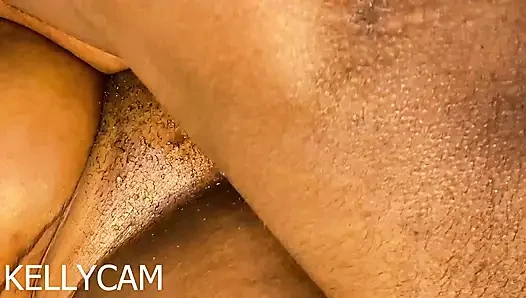 AKU MUNCRAT DENGAN TENANG UNTUK MENYETUBUHI MEMEK HITAM TERANGSANG
