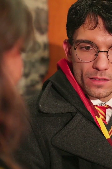 Hermione granger rolünde Selina Bentz, Harry Potter'a uzun sert yarağı için yalvarıyor - harry potter porno cosplay parodi