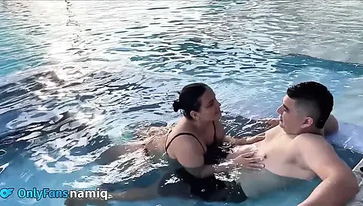 В бассейне моих родителей