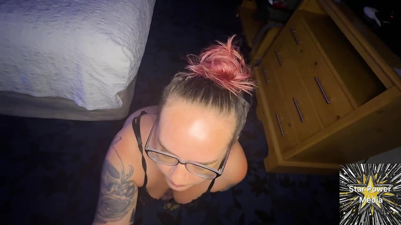 Savanna's Amateur Fan Fuck: POV Blowjob to Tripod Pounding