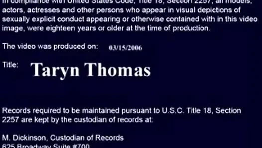 Taryn Thomas трахается в гостиной с ее пирсингом