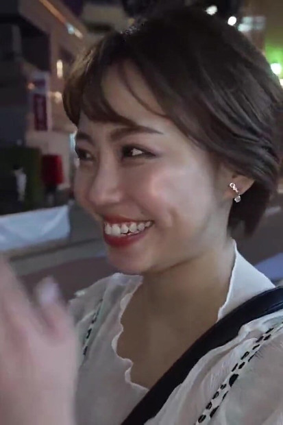 In Crimson Light, Mitsuki Maya Moves Like a Flame Set Free - 2