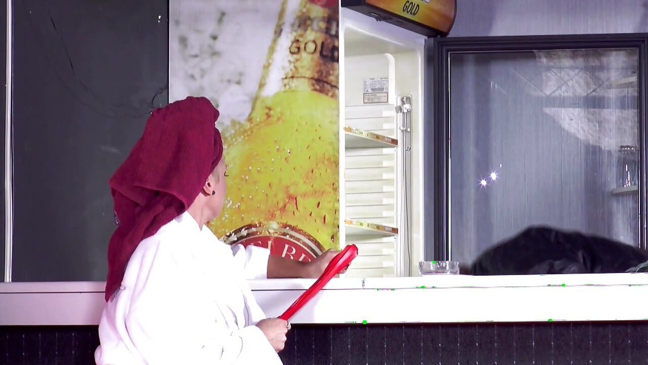 สาวน่ารักตูดกลมใหญ่โดนฉีดพ่นบนนม