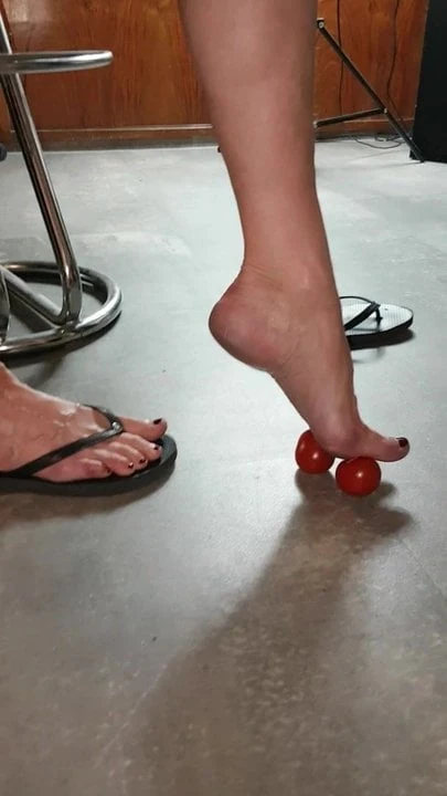 I crush tomatoes with my bare hot feet