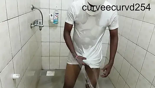 Wir Wurden Nass, Twerked, Gelutscht Und Gefickt: Badezimmerromantik