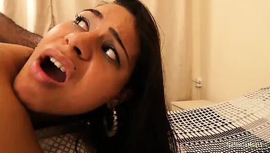 Priscila wird am strand für hardcore-sex abgeholt