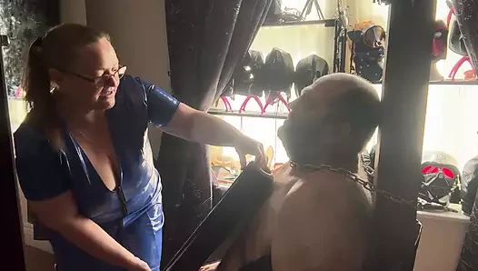 Bearded porn video – Shaving a beard with humiliation