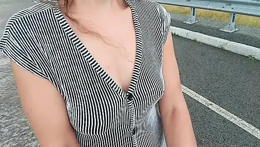 Sokakta tamamen çıplak halka açık mastürbasyon şoföre mutluluk veriyor