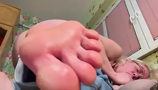 Дело мачехи, мачеха умощает член и сперму