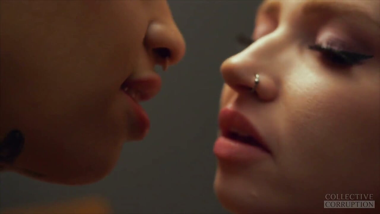 Ravyn dan hazel: strap-on