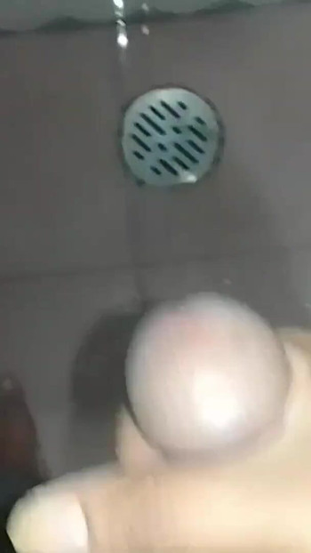 关键时刻“德西学生男孩用新风格处理，在她手中得到性交测试”