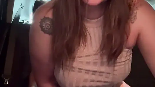 Büyük Poposu Güzel Sarışın Kız Yabancının Arabasında Seks Yapıyor - Kloe the Wonder