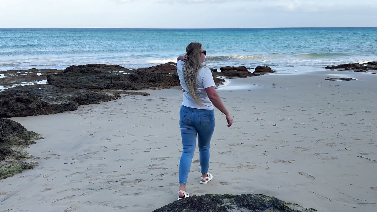 Peeing in Tight Jeans on the Beach