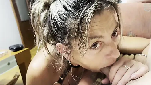 Aku ngentot tukang ledng di ruang penyimpanan