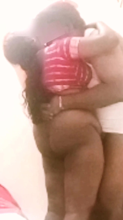 Desi Ấn Độ tamil bbw vợ latha đứng ôm đít bóp & liếm âm hộ bởi tài chính để trả nợ!