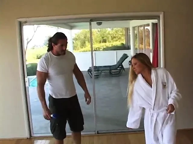 Fit stud comes over to hot blonde's house to give a massage and ends up fucking her