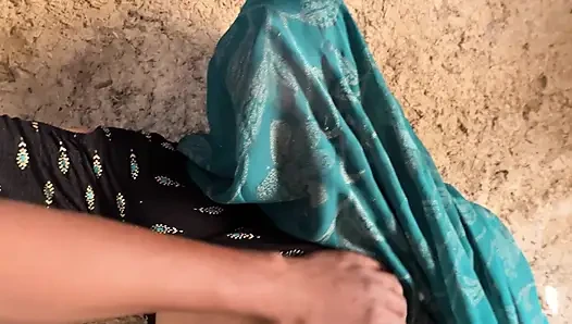Мачеха Soteli Ke Shath Injoy на улице