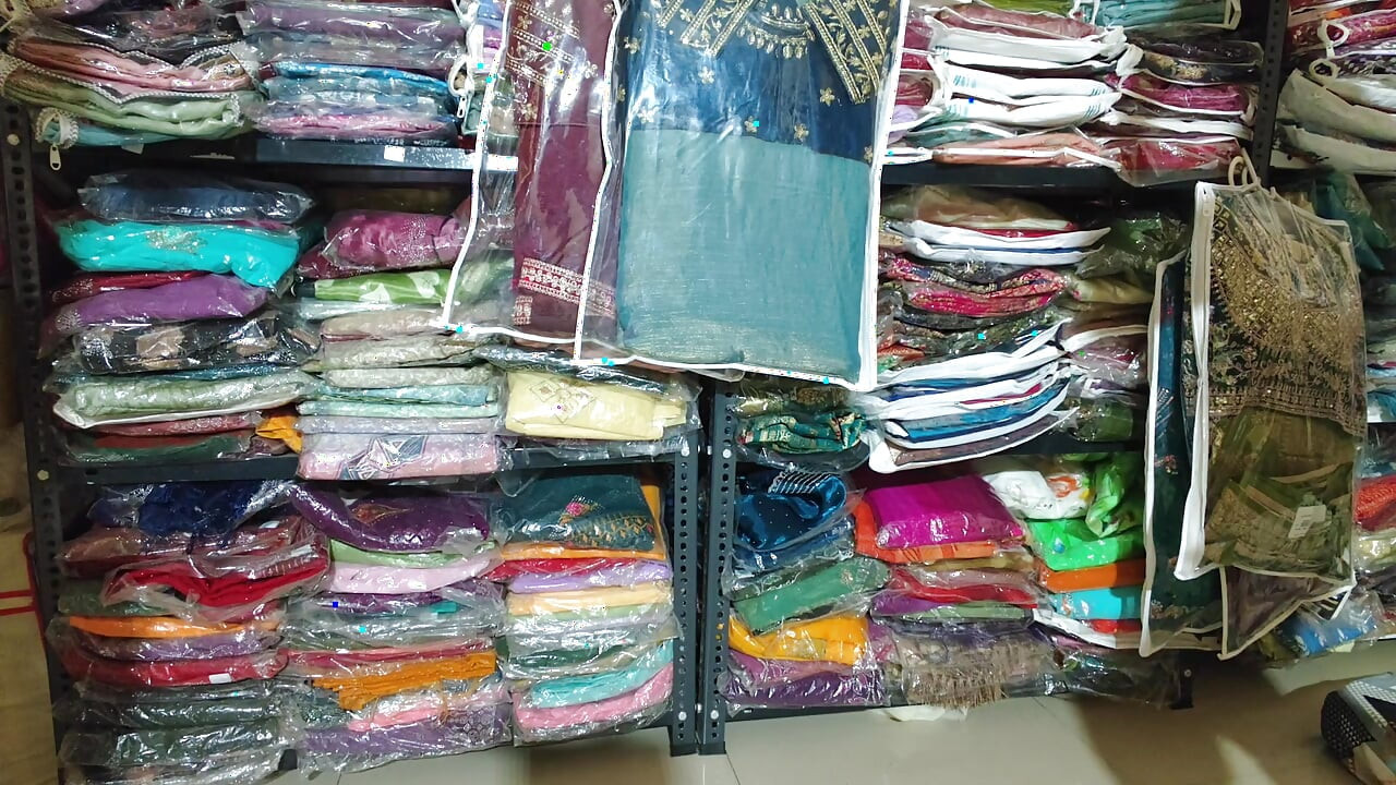 Bhabhi ko new saree ke badle mai choda