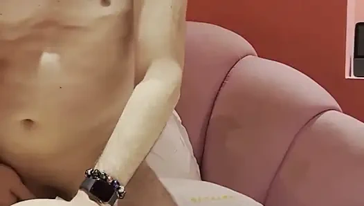 Lulu wild - eine heiße asiatische spinnerin wird roh gefickt und im cheap love hotel vollgespritzt