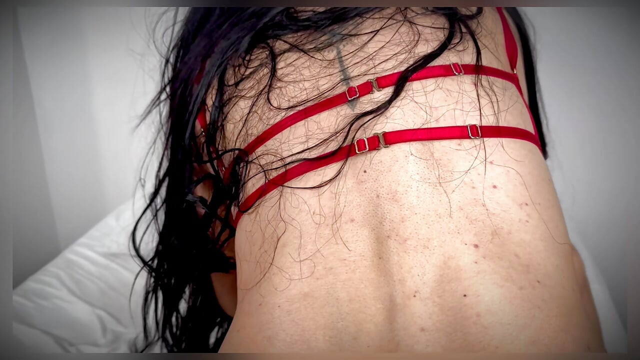 Am un threesome cu cea mai bună prietenă a mea și iubitul ei! Mi-a plăcut cum a ejaculat pe față