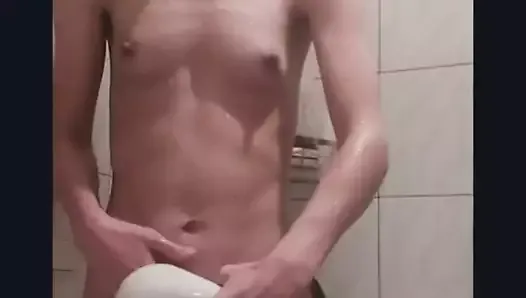 Prysznic 18-letniej żonysuper seksowna dziewczyna