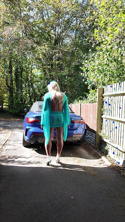 Sexy transvestã¤t kellycd2022 in meinem sexy mesh sehen durch ihr kleid, höschen und absätze
