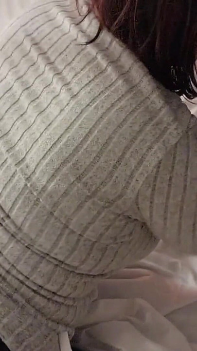 Cowok ini nawarin aku teleworking di kamar hotelnya bagian.2 | Klip 1