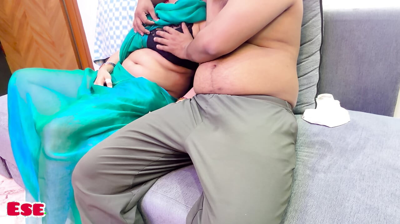 Porn Dekhte Hue Pakad Liya Alisha Ko aur Phir Khoob Chudai hui....