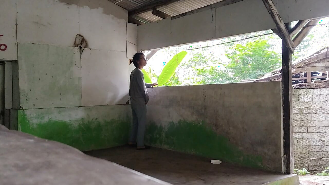 Footage of a young man in an empty place goes viral