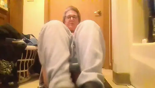 Stripping Tease Yoga Flash Pussy