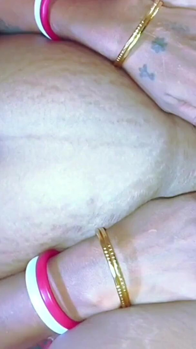 Jawan hot badi sali ne apne sage jija g ke lund chus ke jija g ka pani nikal diya.pink bra wali bhabhi ka bhaiya ne boobs daba d | Clip 2