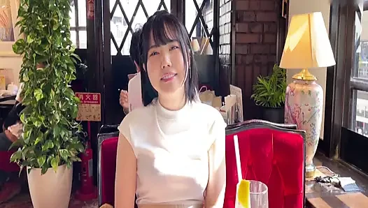 A087G06 A bright, energetic, naturally busty, and perfectly hairless girl with an idol-like face and a perfectly healthy figure has hooked-up sex at a love hotel!