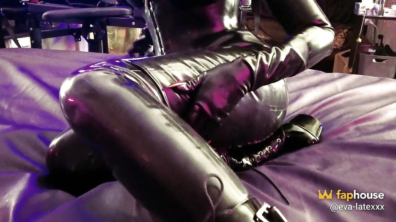 Eva Latex Fetish BDSM Mistress Solo Dominatrix Catsuit Rubber Hig Heels Glasses MILF Big Ass Legs Gloves
