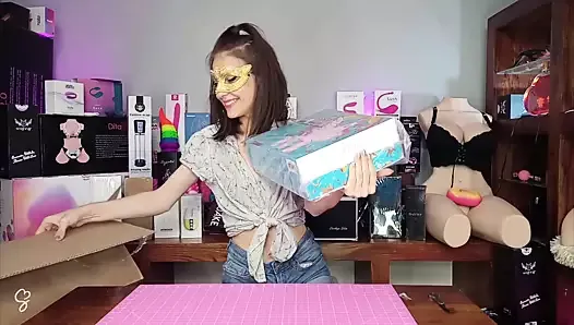 Sarah Sue Unboxing - Biggest Box of Sex Toys so far