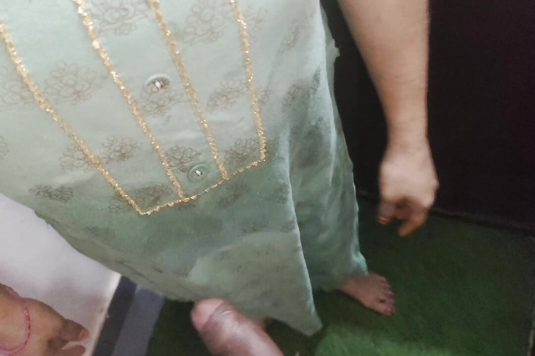 Bhabhi ke sath kitchen me sex kiya